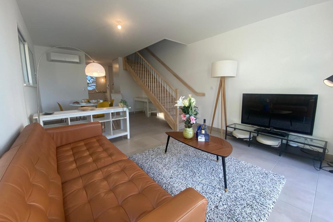 Roche Blanche - Terrasse Et Parking Apartamento Nîmes Exterior foto